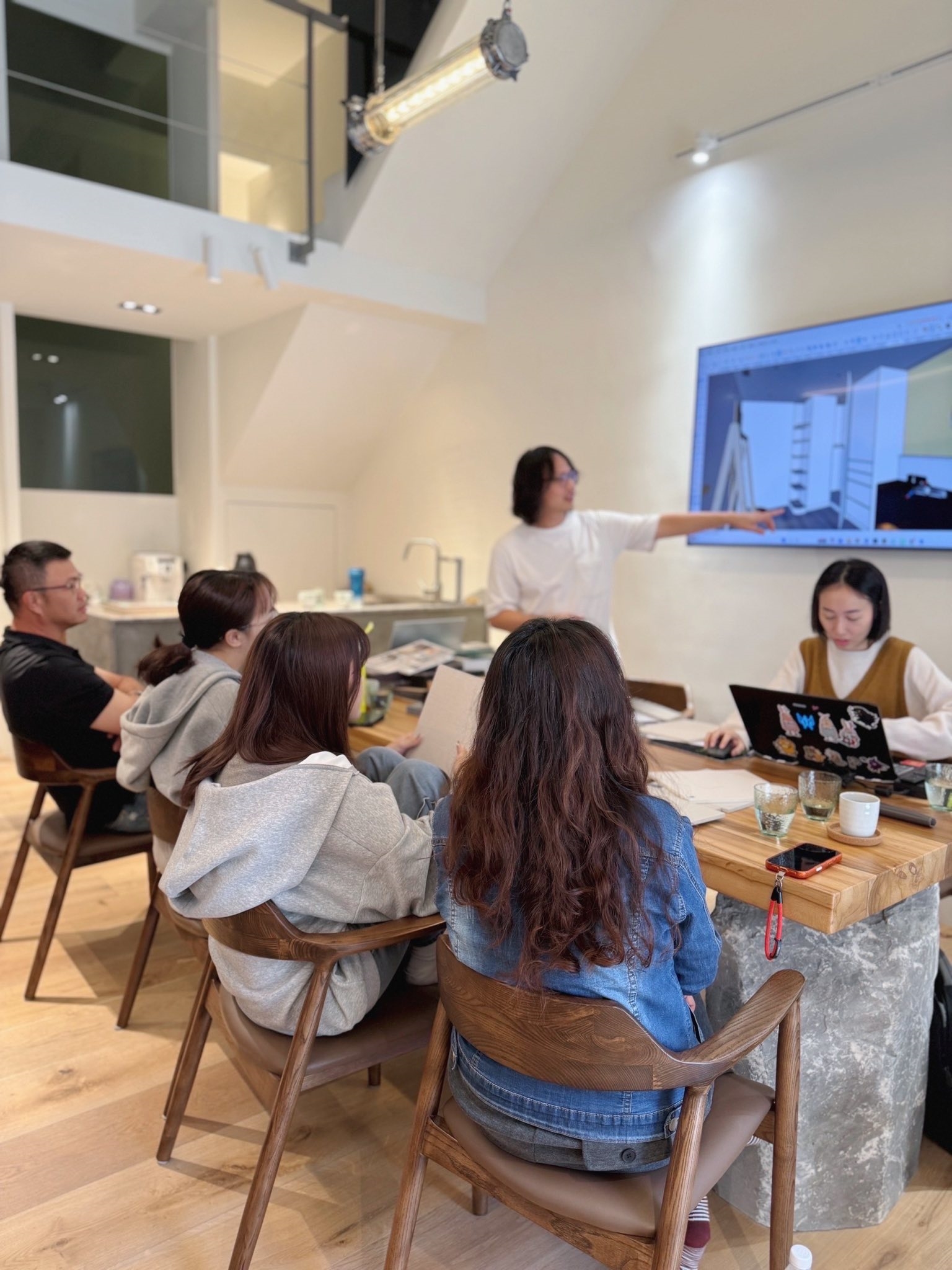 棠辰室內設計專業建材挑選現場討論